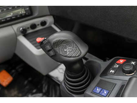 74312_A01130278-20.jpg?v=1765446078