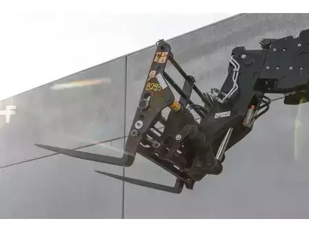 Verreikers (vast) 2022  Manitou MT 1840 (9)