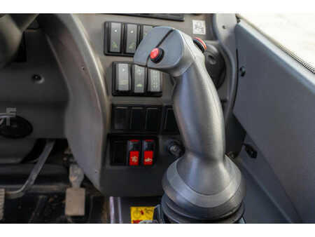 Wózki teleskopowe sztywne 2019  Manitou MRT 2150 Plus Privilege (13)