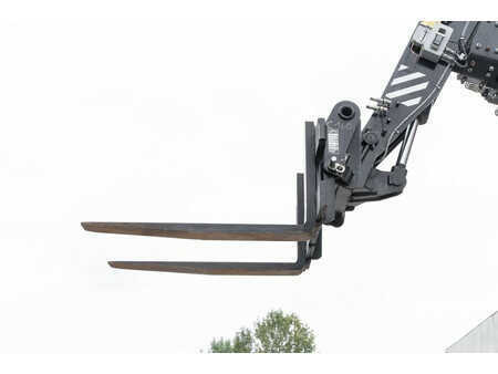 Wózki teleskopowe sztywne 2021  Manitou MRT 2550 (8)