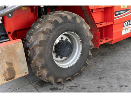 Wózki teleskopowe sztywne 2021  Manitou MRT 3050+ (9)