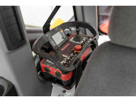 Wózki teleskopowe sztywne 2023  Manitou MRT 2260 (23)