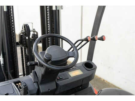 Wózki widłowe diesel 2017  Manitou MI 30 D (11)