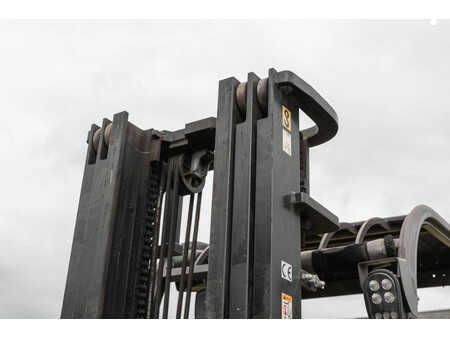 Chariots électriques à 4 roues 2017  Manitou ME 435 (10)