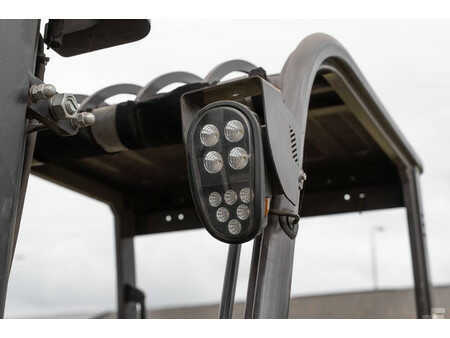 Chariots électriques à 4 roues 2017  Manitou ME 435 (12)