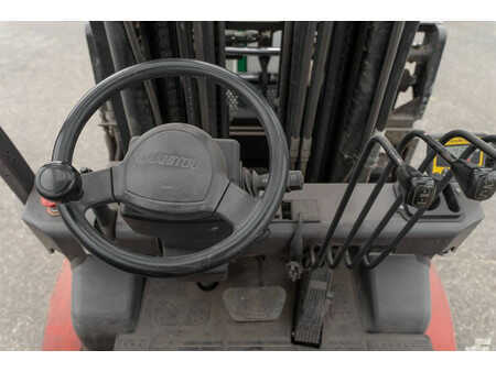 Chariots électriques à 4 roues 2017  Manitou ME 435 (15)