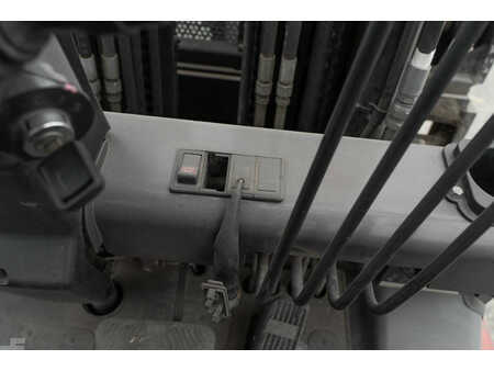 Chariots électriques à 4 roues 2017  Manitou ME 435 (17)