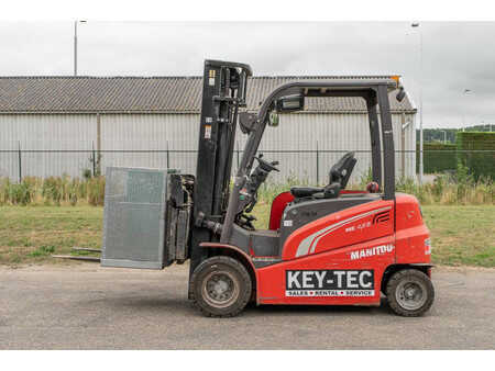 Chariots électriques à 4 roues 2017  Manitou ME 435 (4)