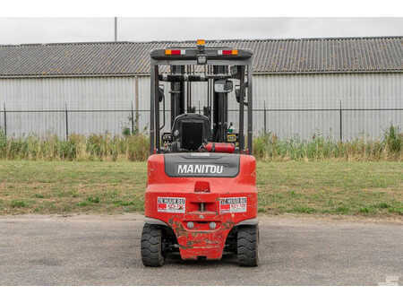 Chariots électriques à 4 roues 2017  Manitou ME 435 (6)