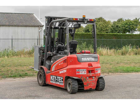 Chariots électriques à 4 roues 2017  Manitou ME 435 (7)