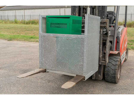 Chariots électriques à 4 roues 2017  Manitou ME 435 (8)