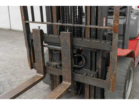 Wózki widłowe diesel 2017  Manitou MI 30 D (9)