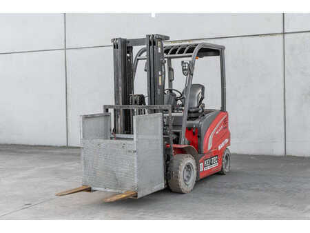 Chariots électriques à 4 roues 2017  Manitou ME 425 (1)