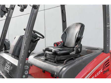 Chariots électriques à 4 roues 2017  Manitou ME 425 (13)