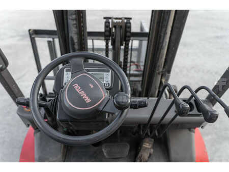 Chariots électriques à 4 roues 2017  Manitou ME 425 (14)