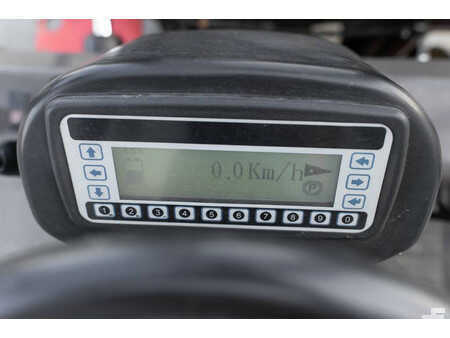 Chariots électriques à 4 roues 2017  Manitou ME 425 (16)