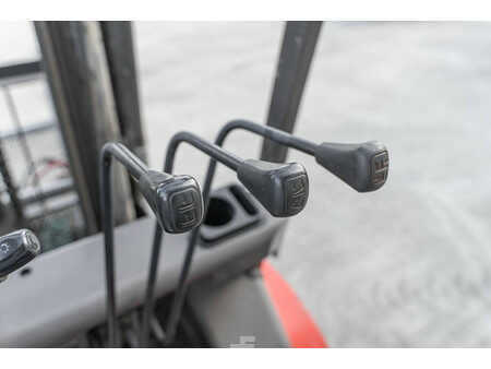 Chariots électriques à 4 roues 2017  Manitou ME 425 (17)