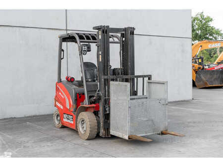 Chariots électriques à 4 roues 2017  Manitou ME 425 (3)