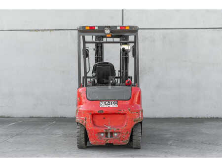 Chariots électriques à 4 roues 2017  Manitou ME 425 (6)