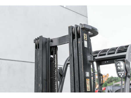 Chariots électriques à 4 roues 2017  Manitou ME 425 (8)