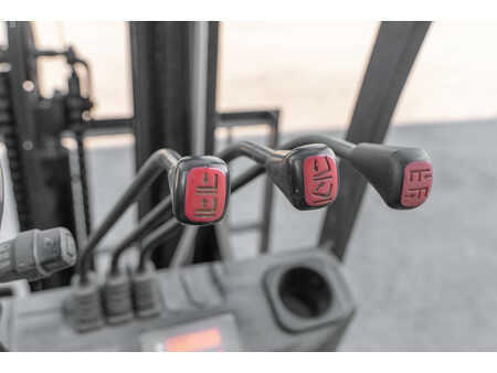 Wózki widłowe diesel 2019  Manitou MI 30 D (15)