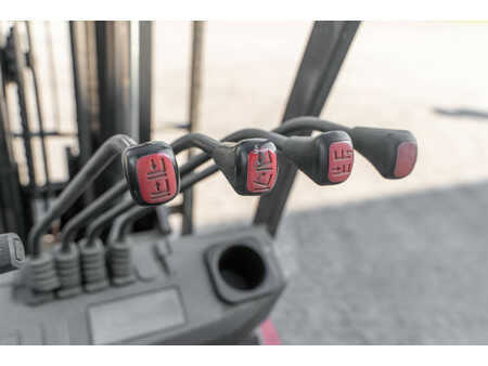 Wózki widłowe diesel 2018  Manitou MI 30 D (13)