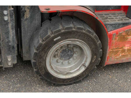 Chariots électriques à 4 roues 2019  Manitou ME 435 (11)