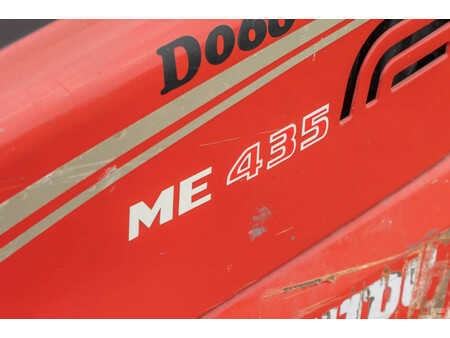 Chariots électriques à 4 roues 2019  Manitou ME 435 (14)