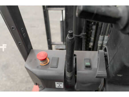 Chariots électriques à 4 roues 2019  Manitou ME 435 (17)