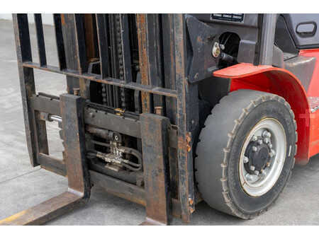 Carrelli elevatori diesel 2019  Manitou MI 25 D (5)