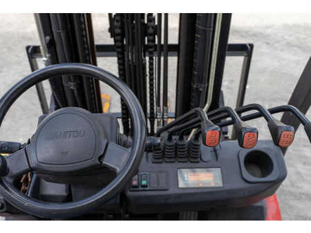 Carrelli elevatori diesel 2019  Manitou MI 25 D (9)