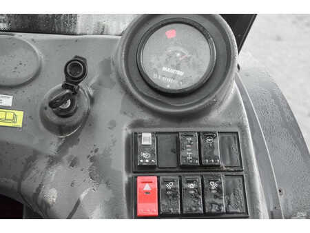 Dieseltrukki 2019  Manitou MC 30-4 (10)