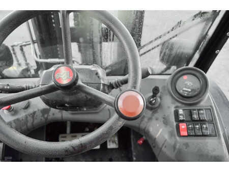 Dieseltrukki 2019  Manitou MC 30-4 (9)