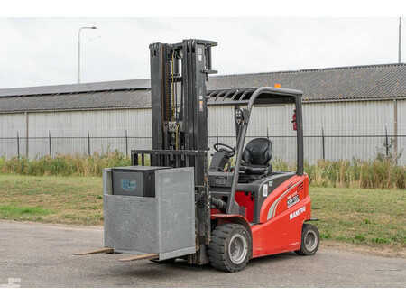 Chariots électriques à 4 roues 2019  Manitou ME 435 (1)