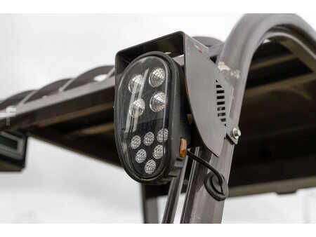 Chariots électriques à 4 roues 2019  Manitou ME 435 (12)