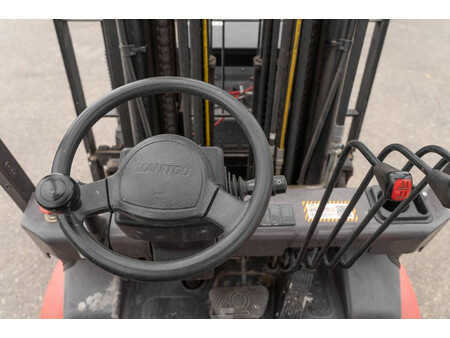 Chariots électriques à 4 roues 2019  Manitou ME 435 (15)