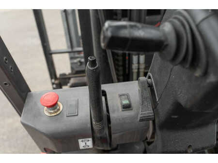 Chariots électriques à 4 roues 2019  Manitou ME 435 (16)