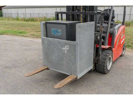 Chariots électriques à 4 roues 2019  Manitou ME 435 (8)