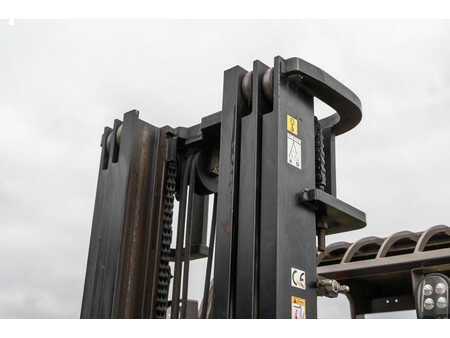 Chariots électriques à 4 roues 2019  Manitou ME 435 (10)