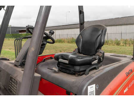 Chariots électriques à 4 roues 2019  Manitou ME 435 (15)