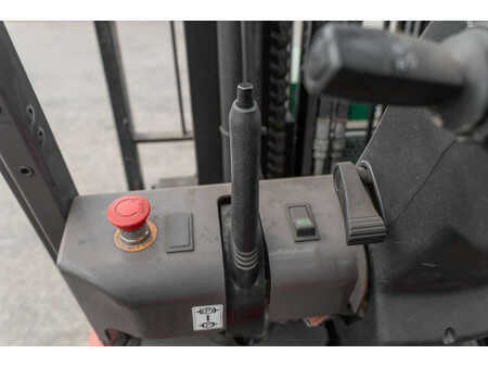 Chariots électriques à 4 roues 2019  Manitou ME 435 (17)