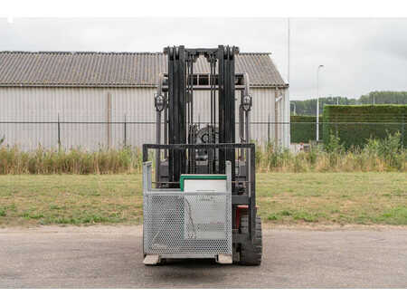 Chariots électriques à 4 roues 2019  Manitou ME 435 (2)