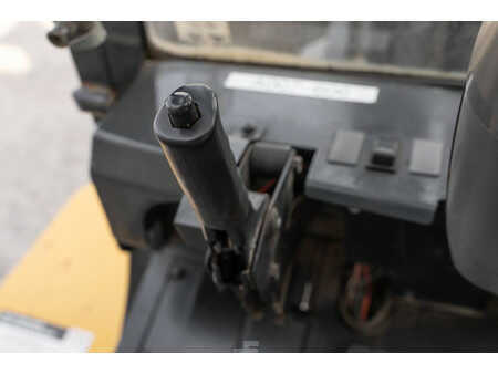 Carrelli elevatori diesel 2011  Komatsu FD 80-10 (16)