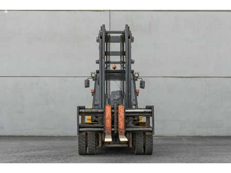 Carrelli elevatori diesel 2011  Komatsu FD 80-10 (2)