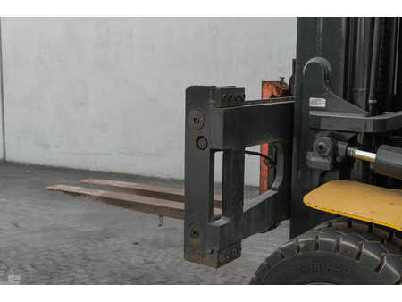 Carrelli elevatori diesel 2011  Komatsu FD 80-10 (9)