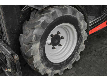 Carrelli elevatori diesel 2020  Manitou MC 25-4 (9)