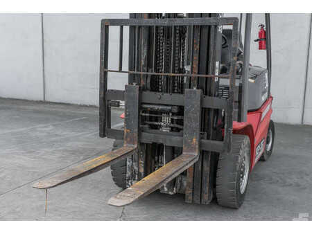 Carrelli elevatori diesel 2020  Manitou MI 25 D (10)