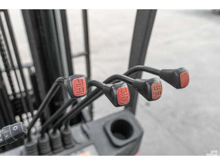 Carrelli elevatori diesel 2020  Manitou MI 25 D (18)