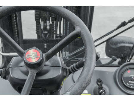 Carrelli elevatori diesel 2020  Manitou MC 25-4 D (11)