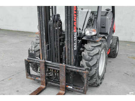 Carrelli elevatori diesel 2020  Manitou MC 25-4 D (8)